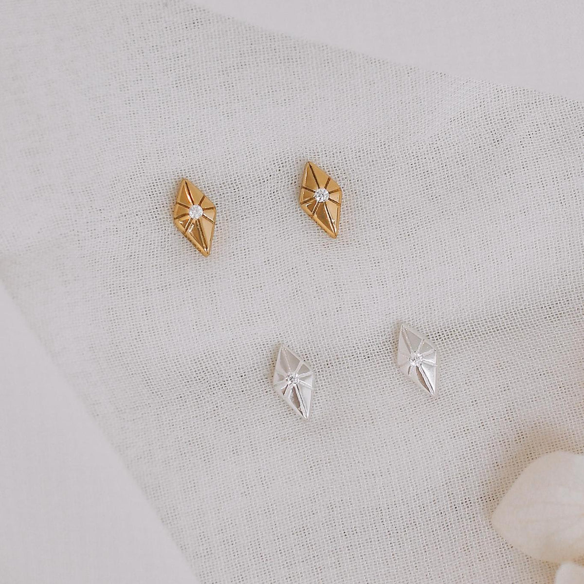 RAYNA Earrings (Mint)