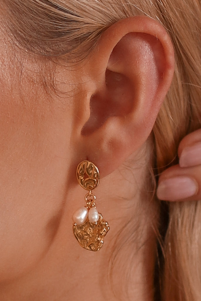 Goldi - Stainless Steel Pearl Stud Earrings