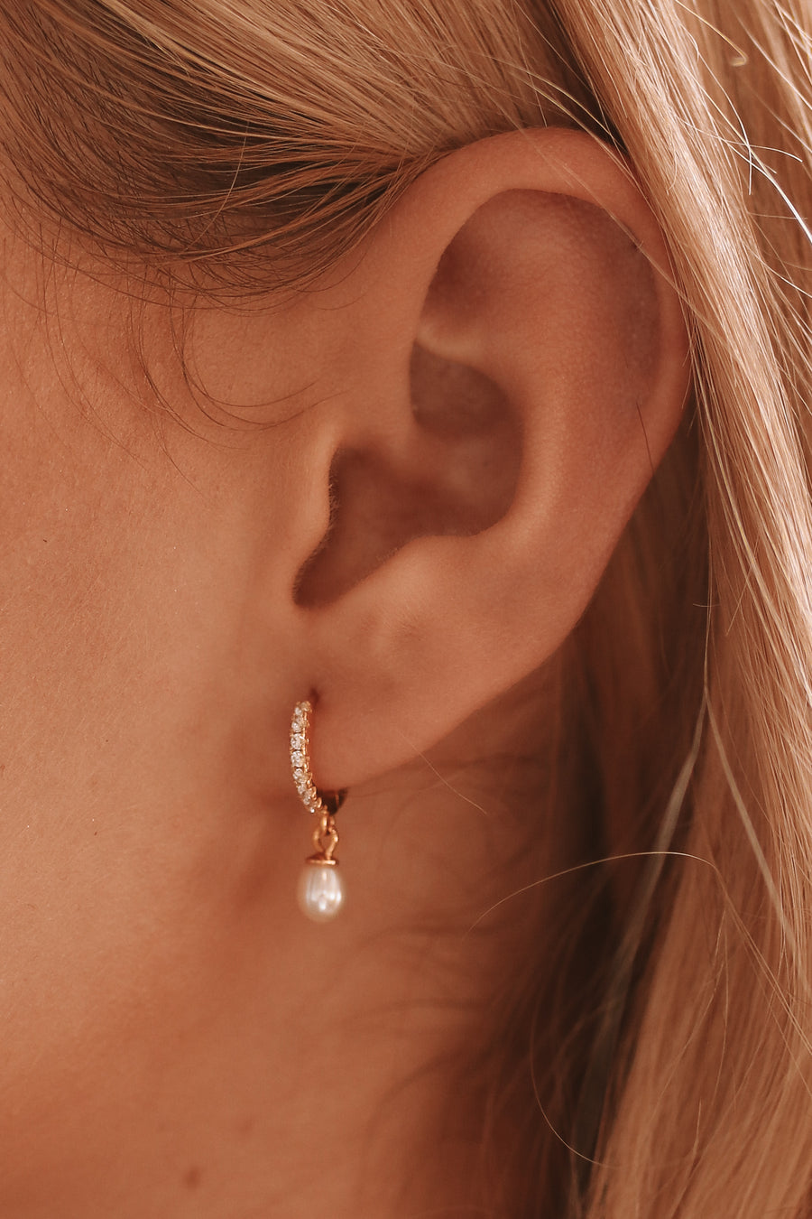 Maddee - Sterling Silver Pearl Hoop Earrings
