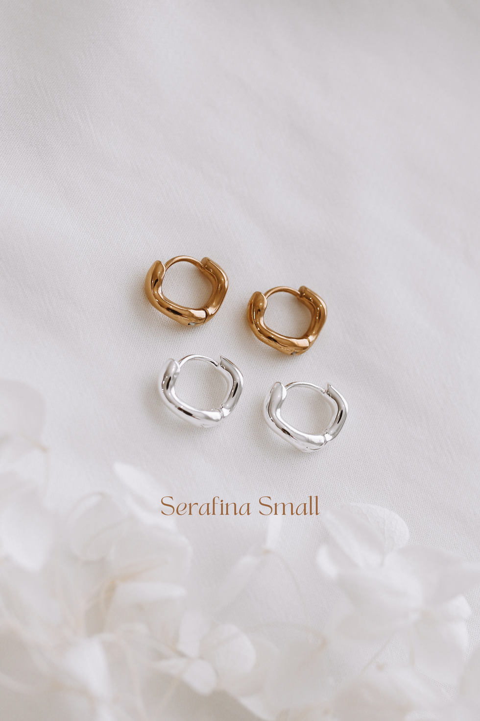 MINI SERAFINA HOOP EARRING